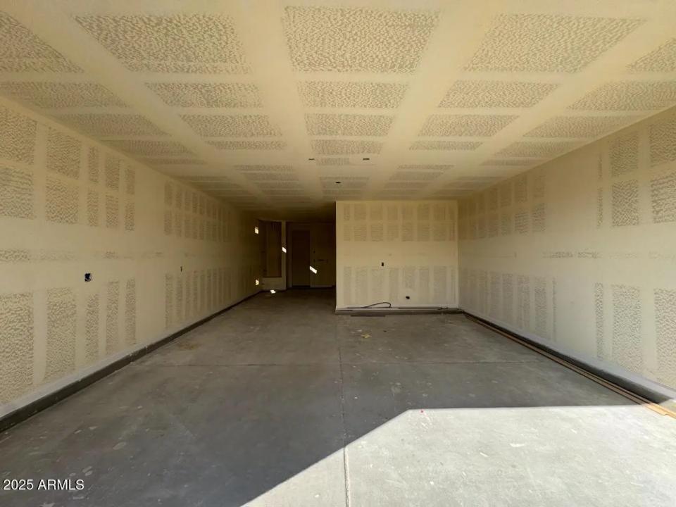 Real Estate Picture 11