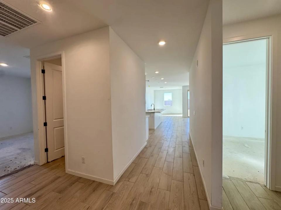 Real Estate Picture 3