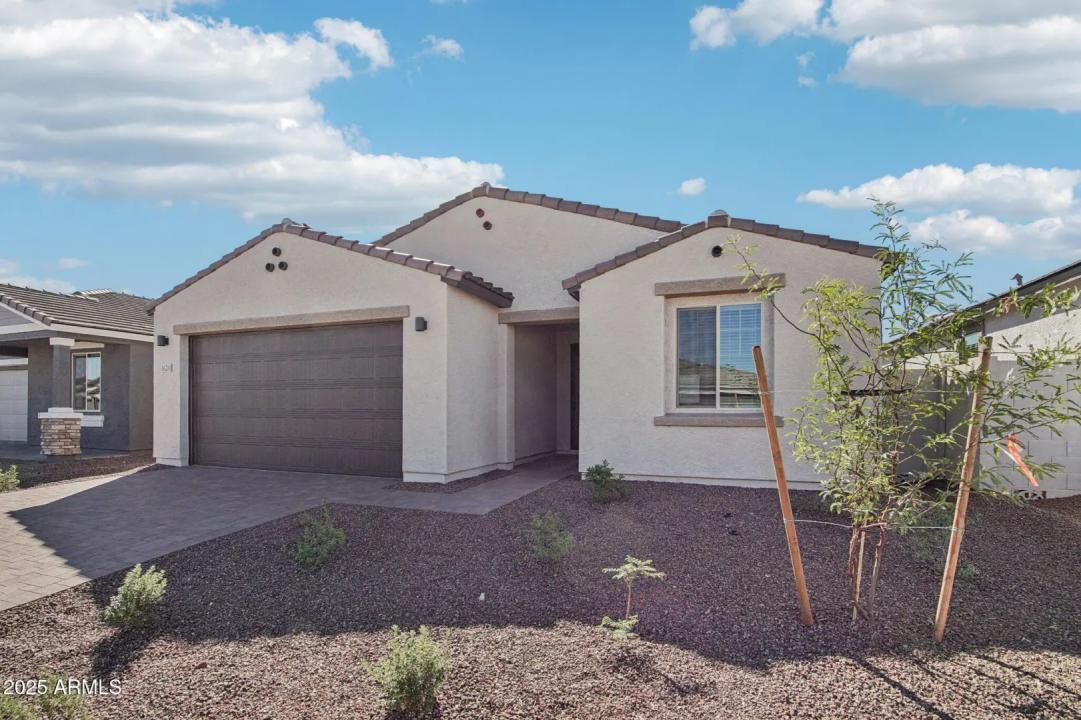 Real Estate Picture 4