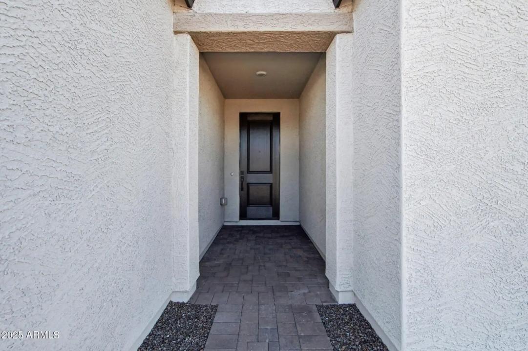 Real Estate Picture 5