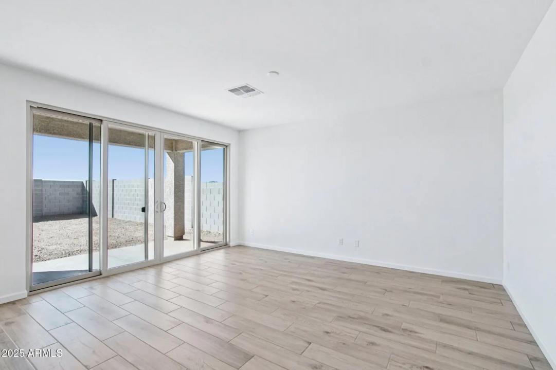 Real Estate Picture 6