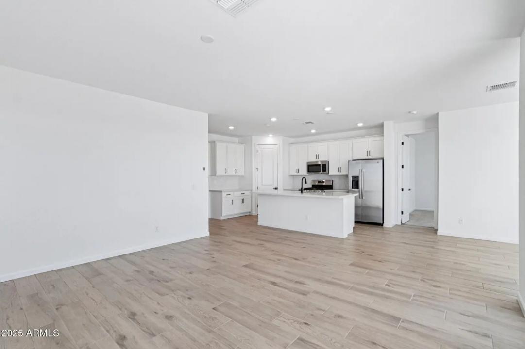 Real Estate Picture 8