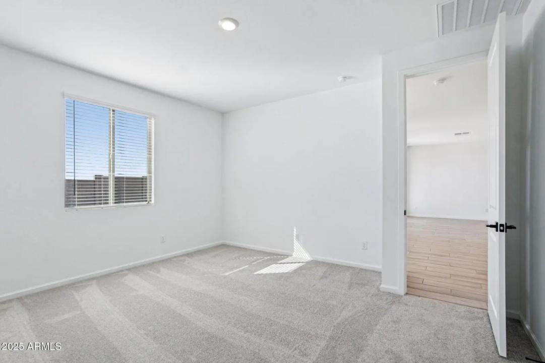 Real Estate Picture 15