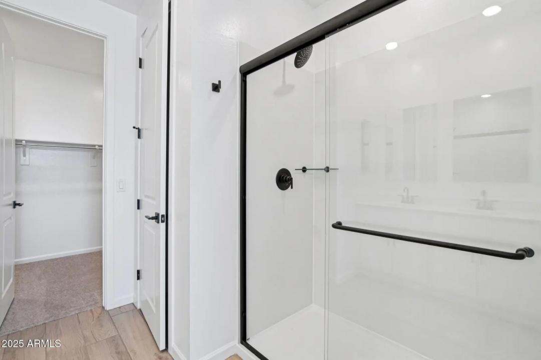 Real Estate Picture 17