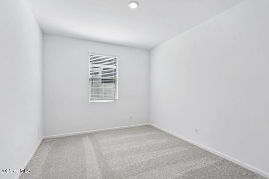 Real Estate Picture 22