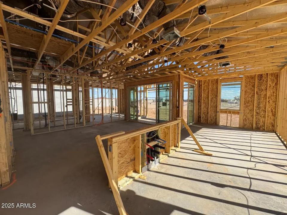 Real Estate Picture 4