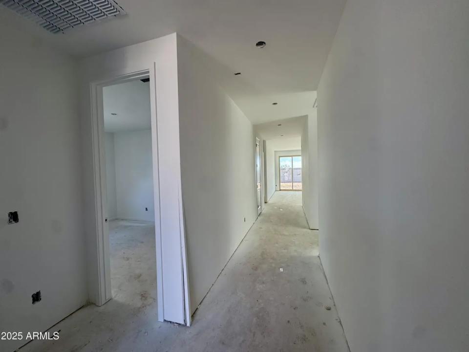 Real Estate Picture 3