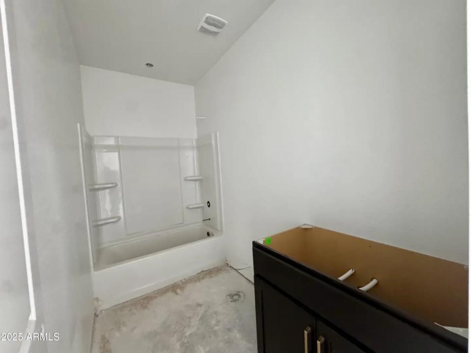 Real Estate Picture 5