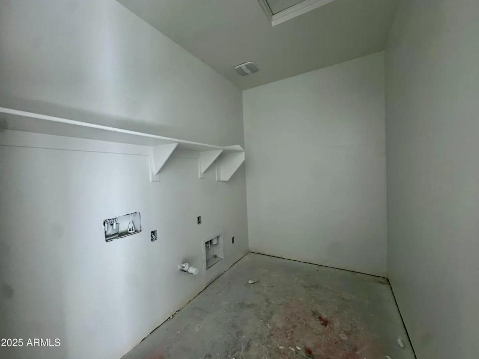 Real Estate Picture 7