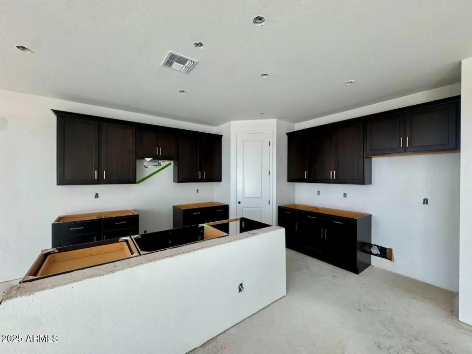 Real Estate Picture 10