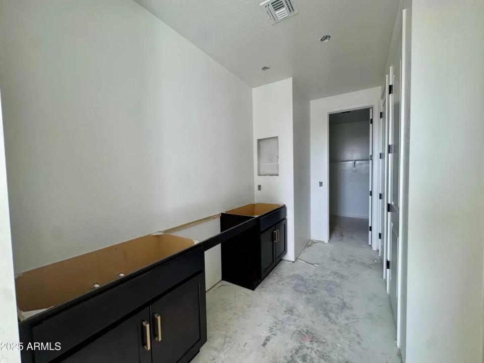 Real Estate Picture 13