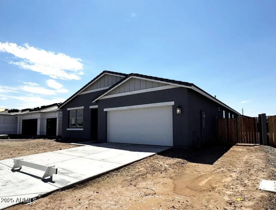 Real Estate Picture 3
