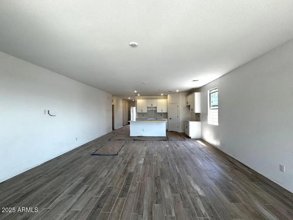 Real Estate Picture 11