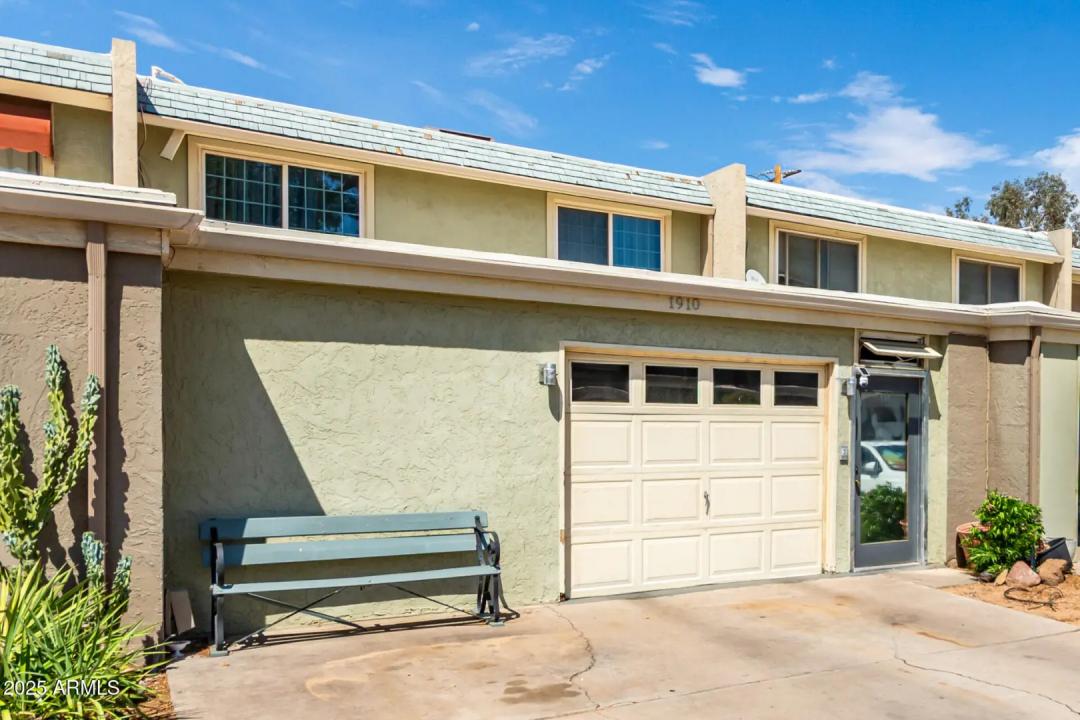 Real Estate Picture 32