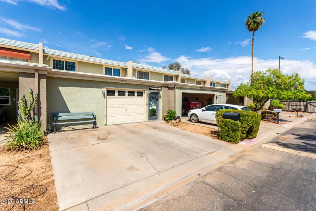 Real Estate Picture 33