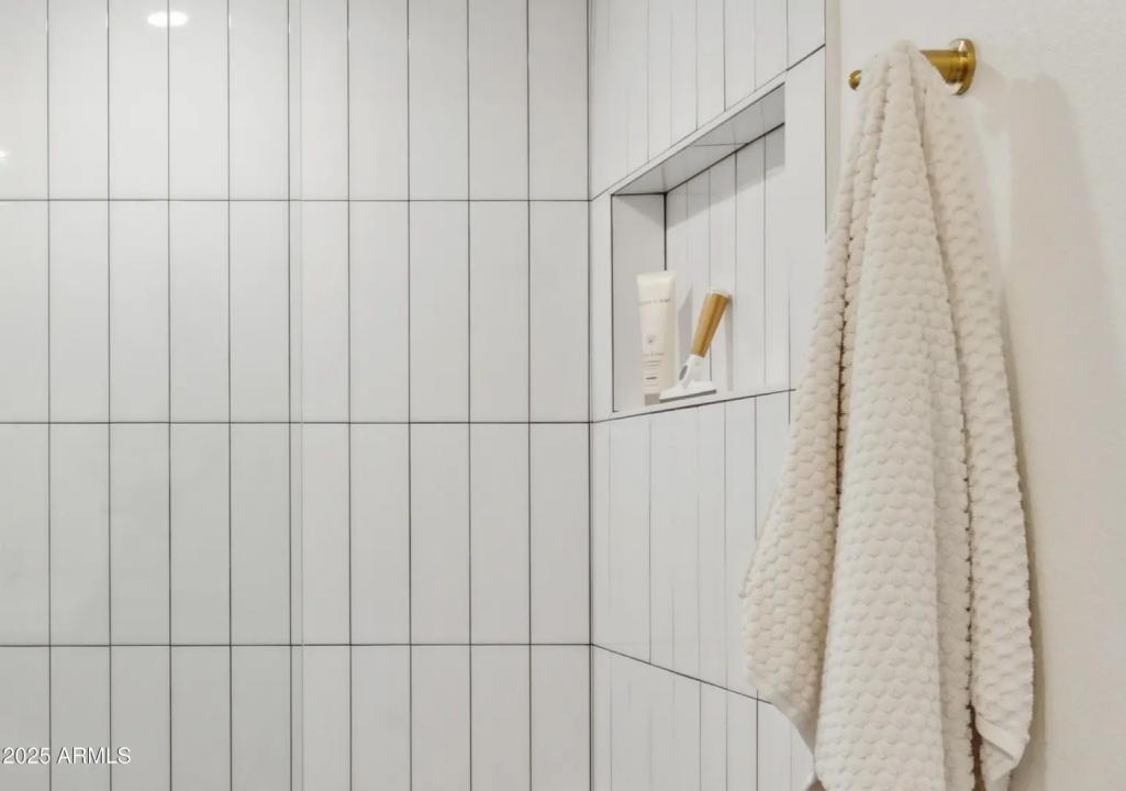 Real Estate Picture 19