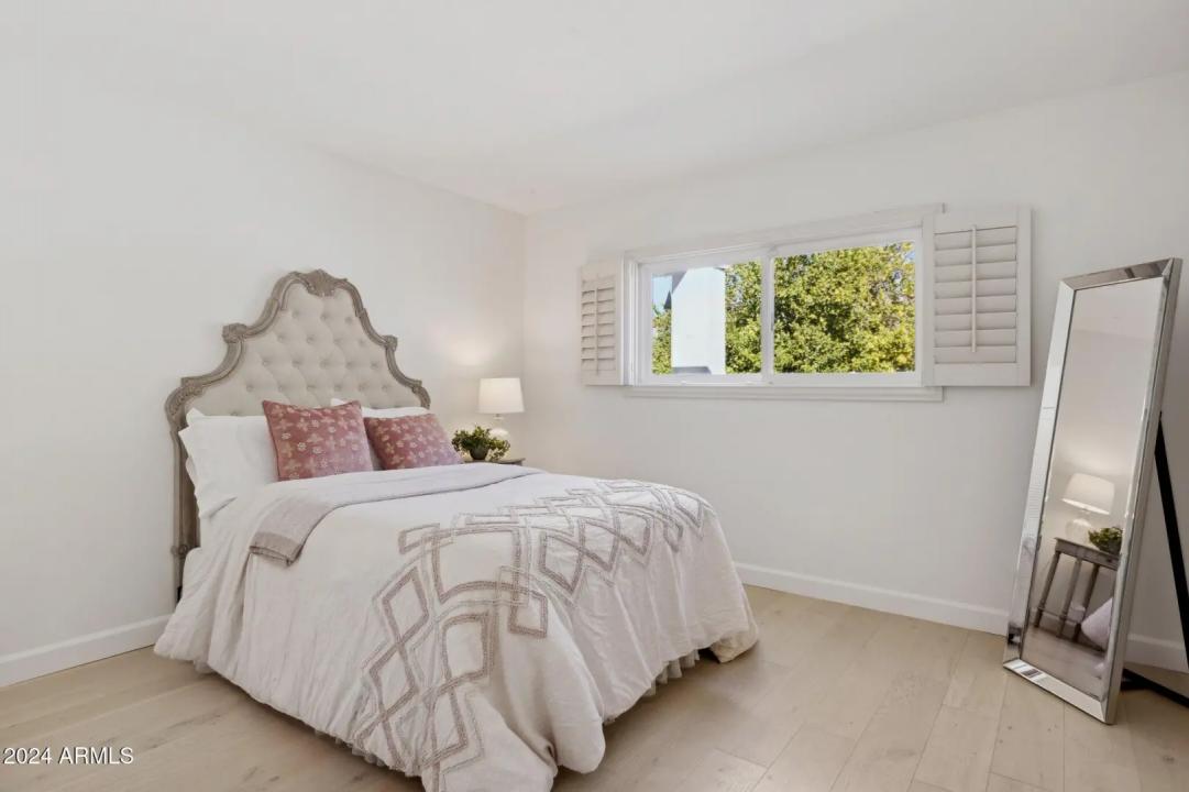 Real Estate Picture 22