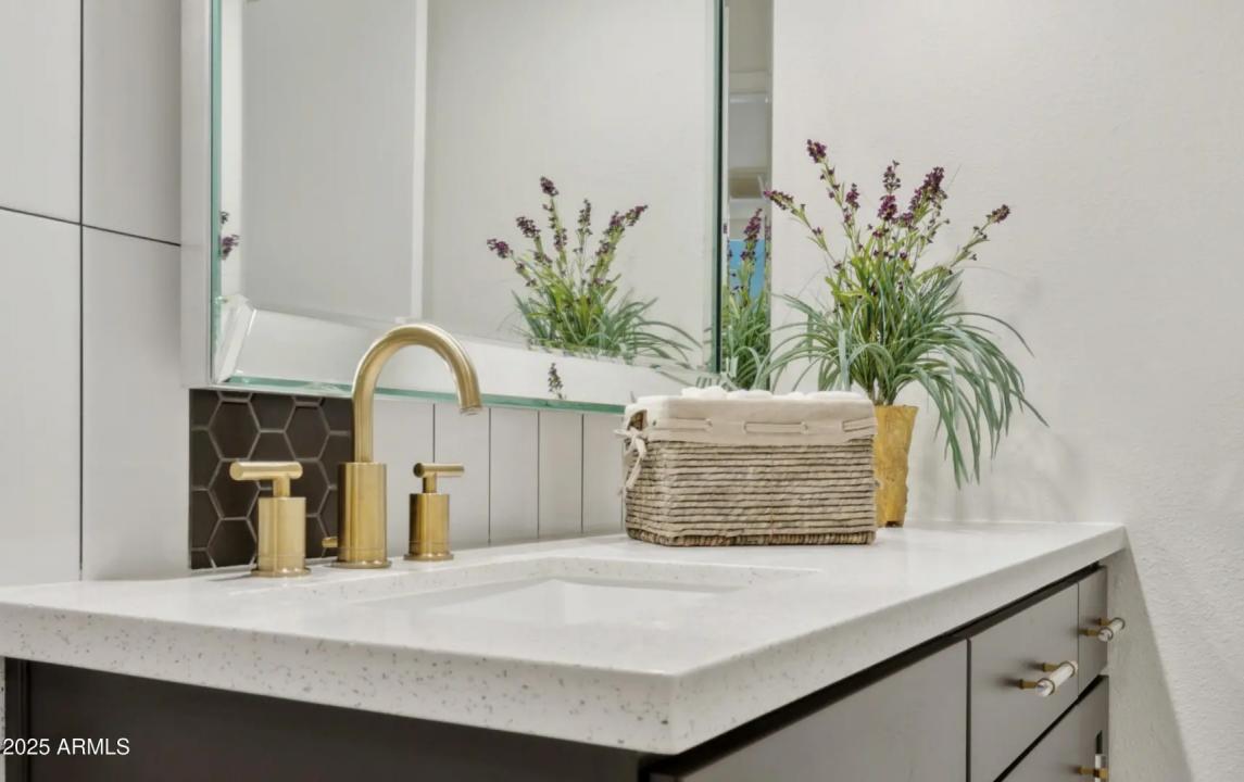 Real Estate Picture 27