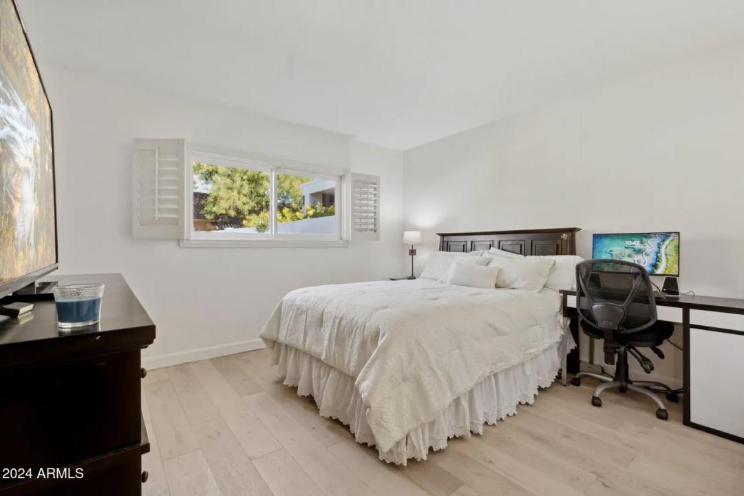 Real Estate Picture 29