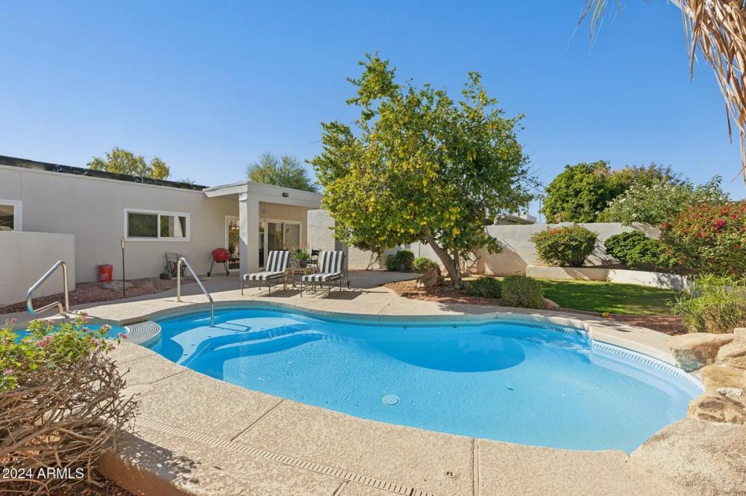 Real Estate Picture 37