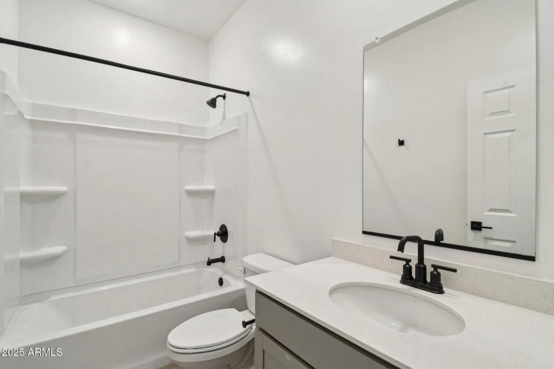 Real Estate Picture 24