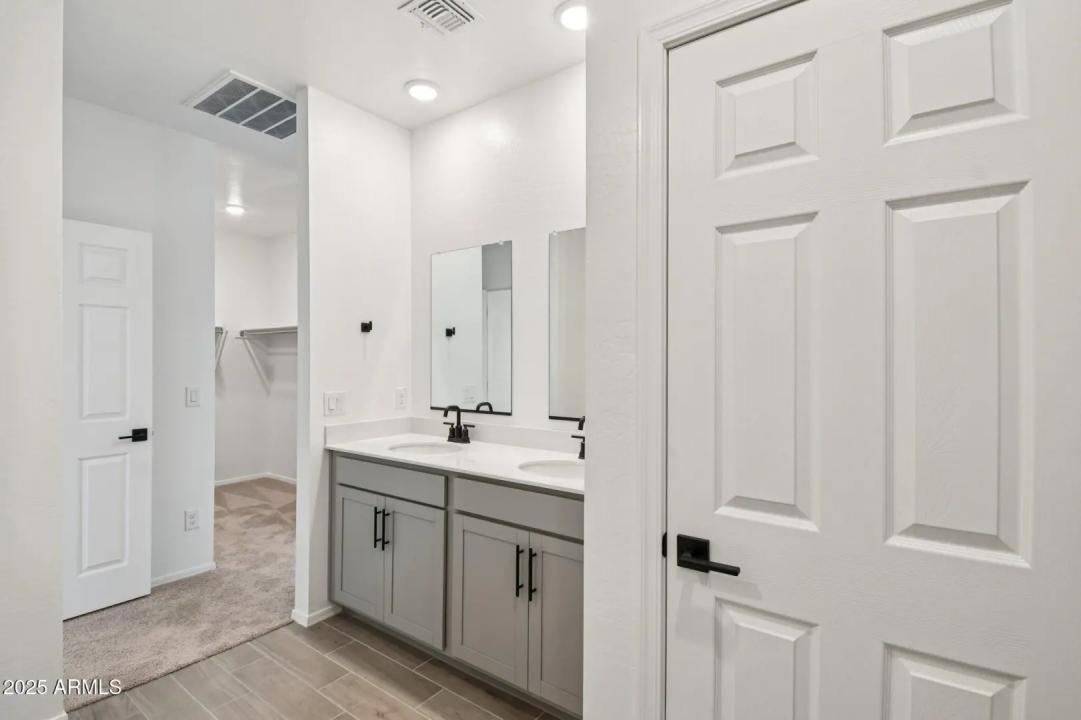 Real Estate Picture 29