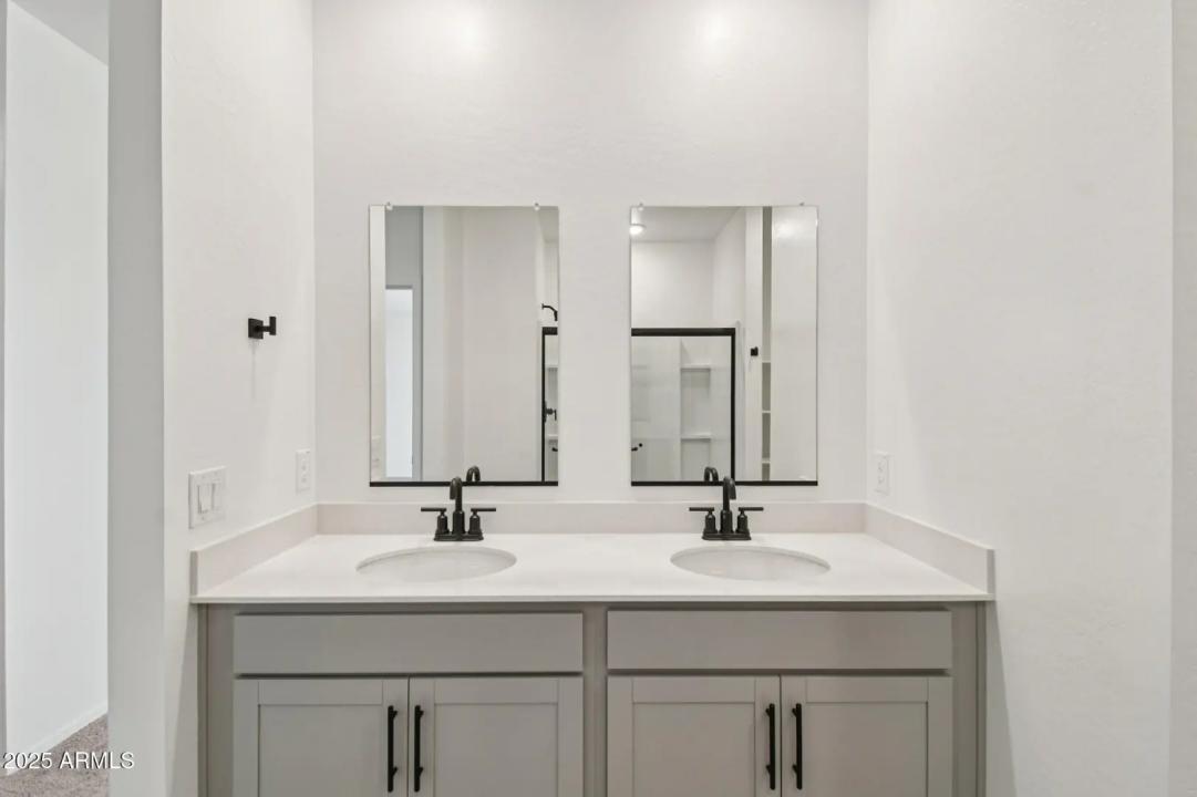 Real Estate Picture 30