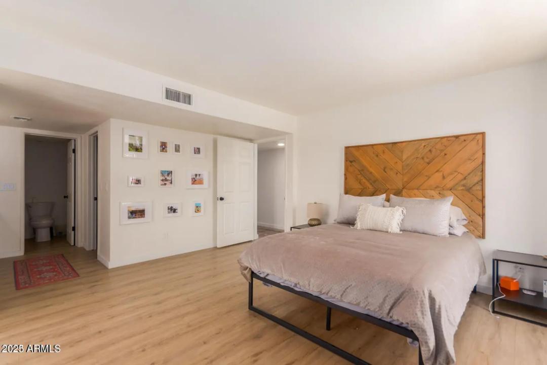 Real Estate Picture 11