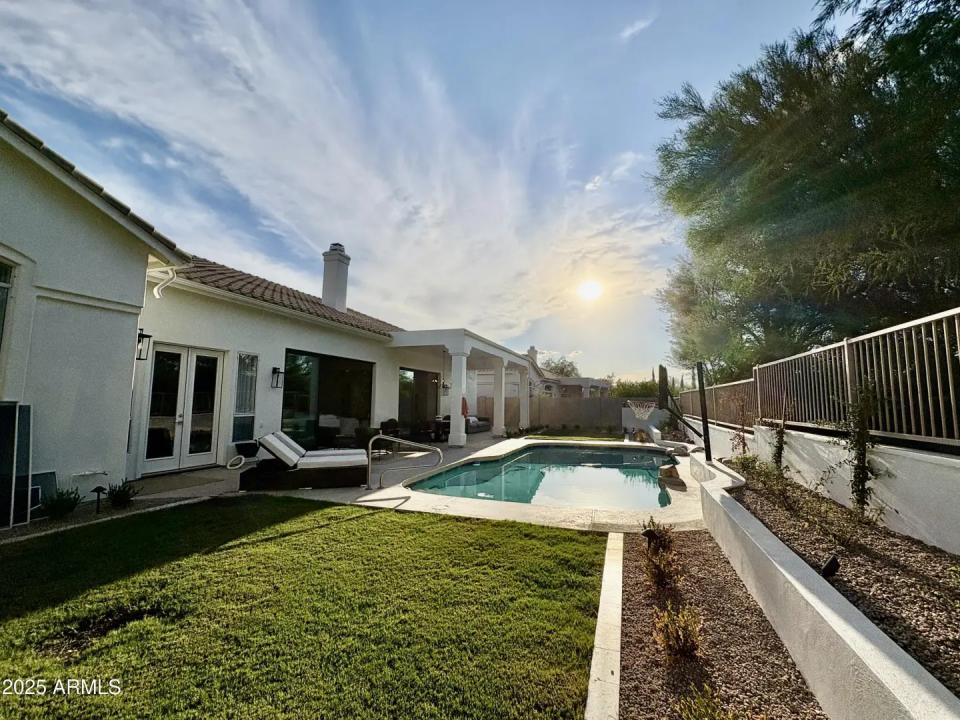 Real Estate Picture 3