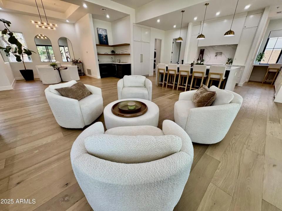 Real Estate Picture 17