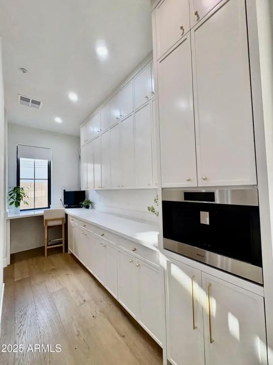 Real Estate Picture 8