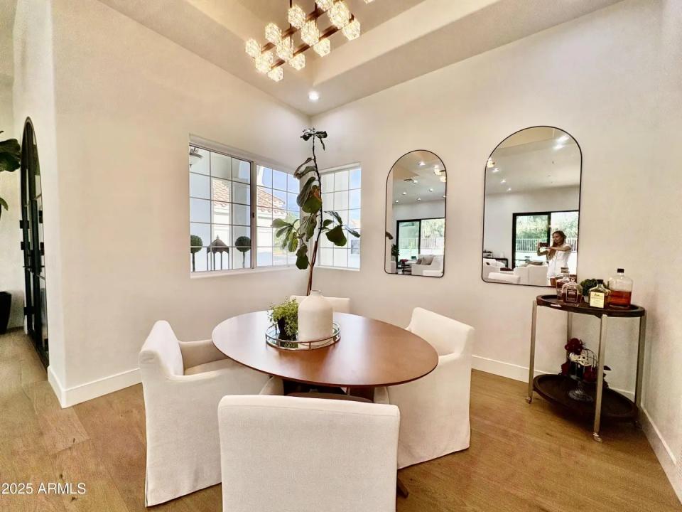 Real Estate Picture 18