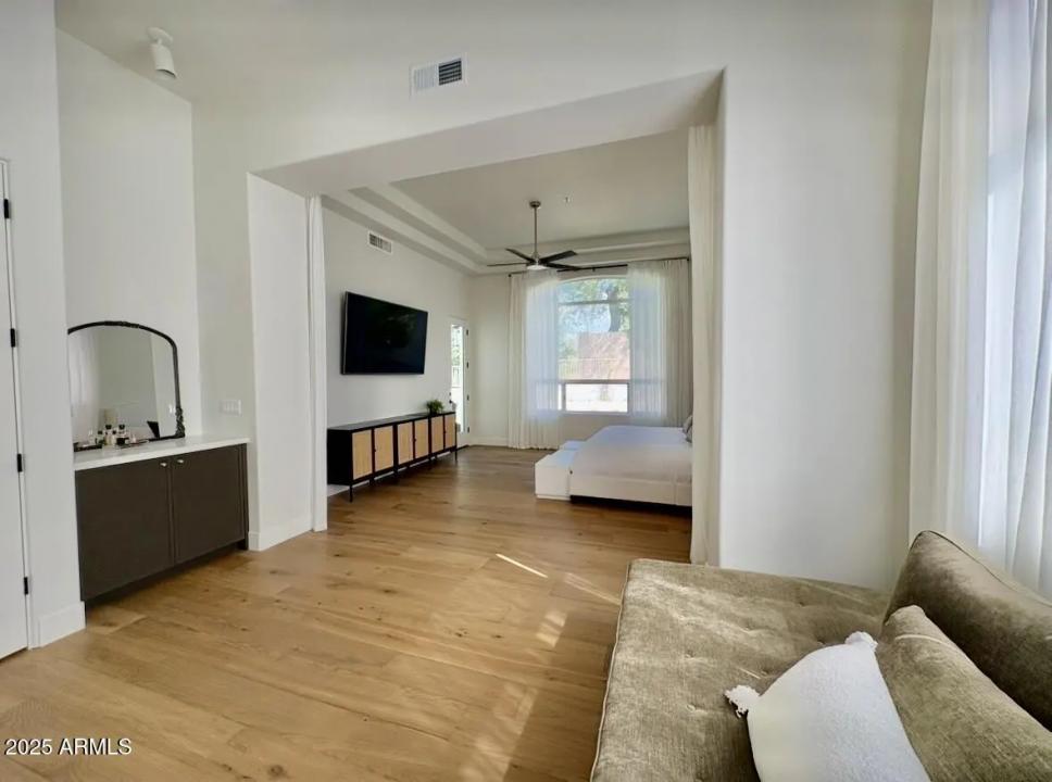 Real Estate Picture 20