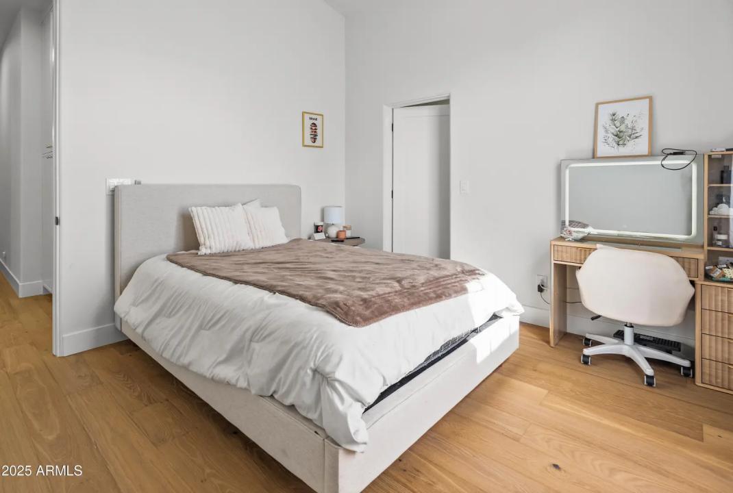 Real Estate Picture 28