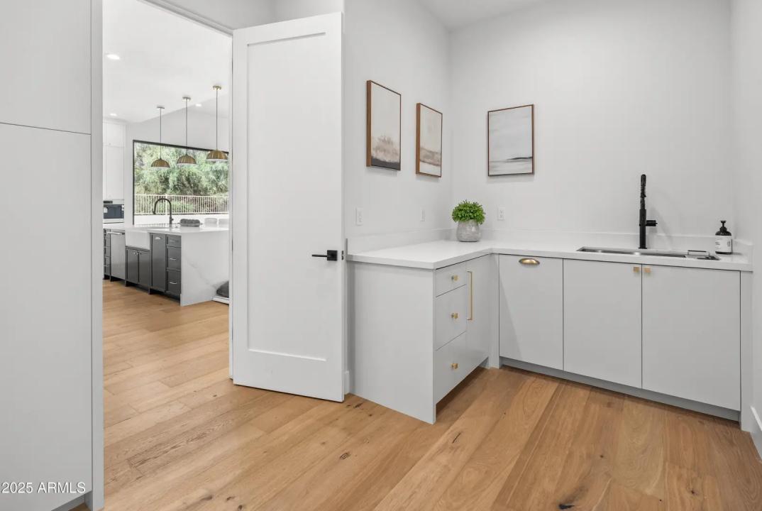 Real Estate Picture 32