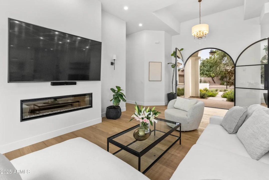 Real Estate Picture 17