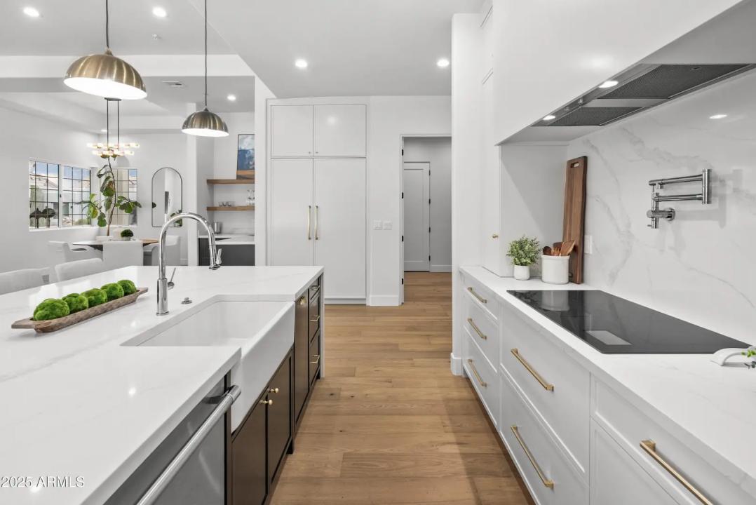 Real Estate Picture 9