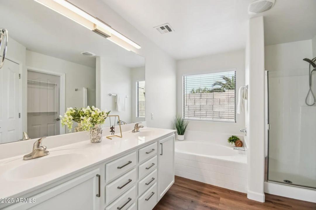 Real Estate Picture 8