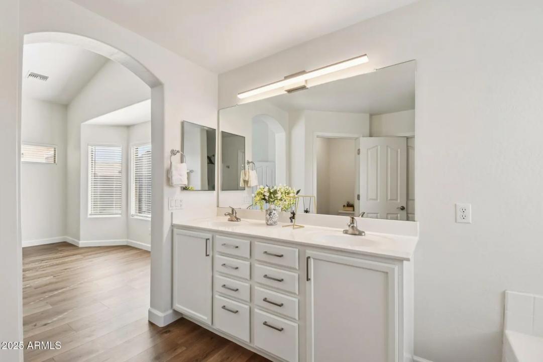 Real Estate Picture 20