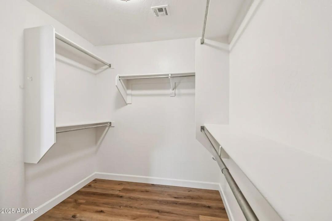 Real Estate Picture 9