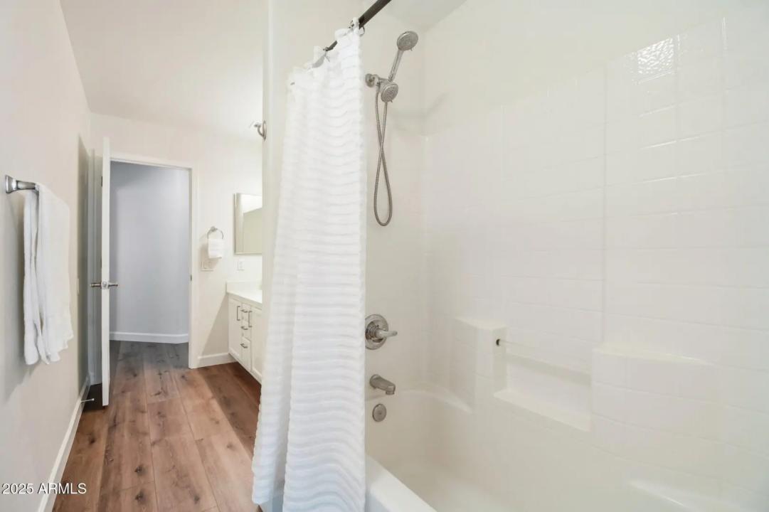 Real Estate Picture 22