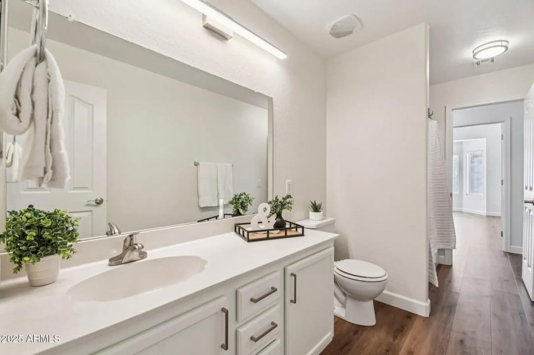 Real Estate Picture 10