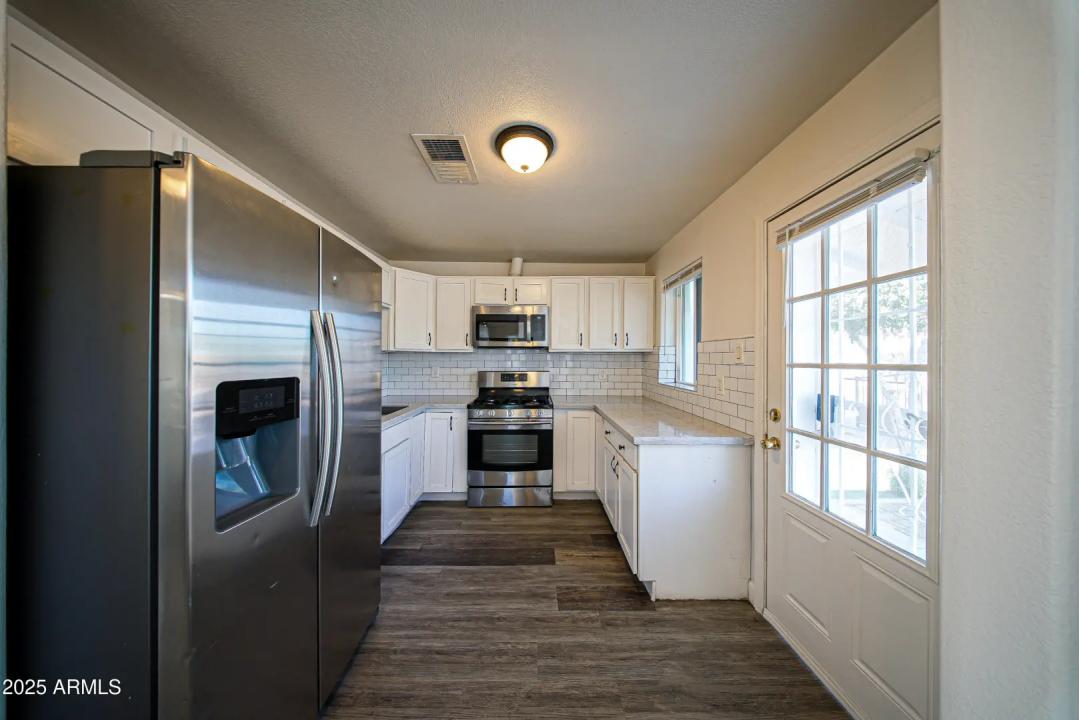 Real Estate Picture 6