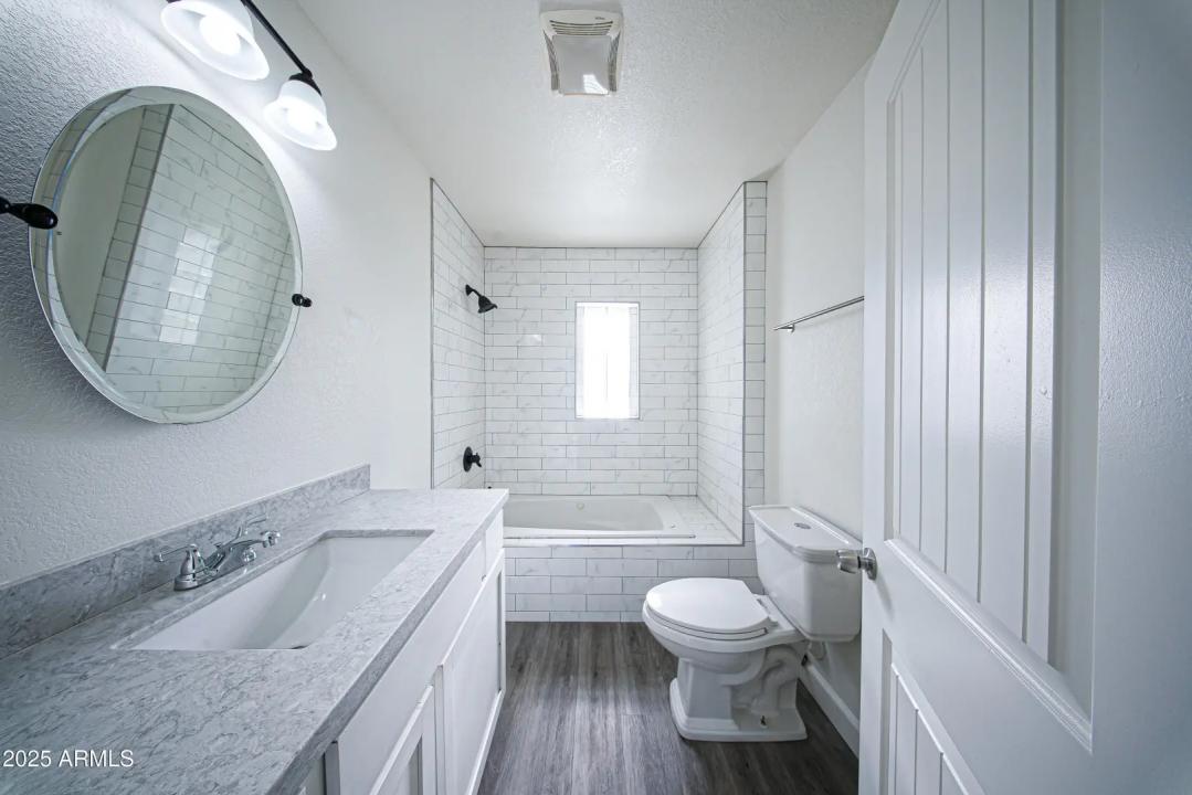 Real Estate Picture 8