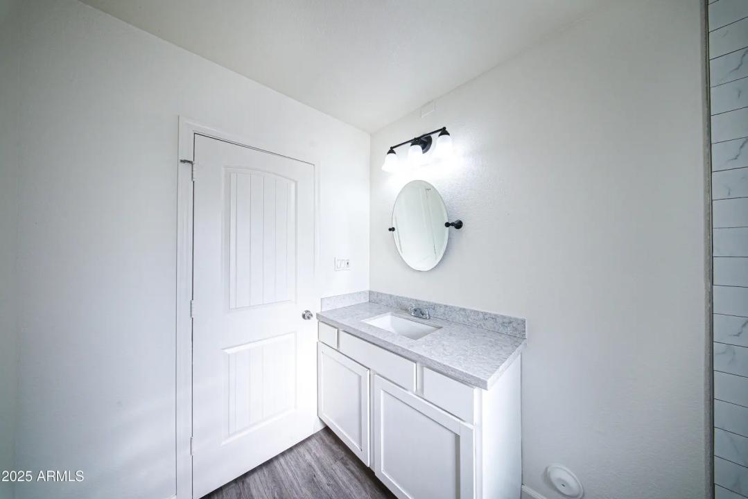 Real Estate Picture 12