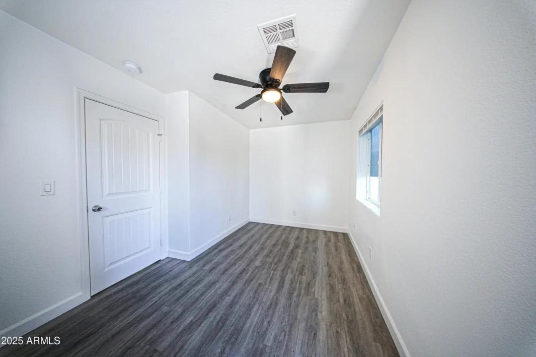 Real Estate Picture 13