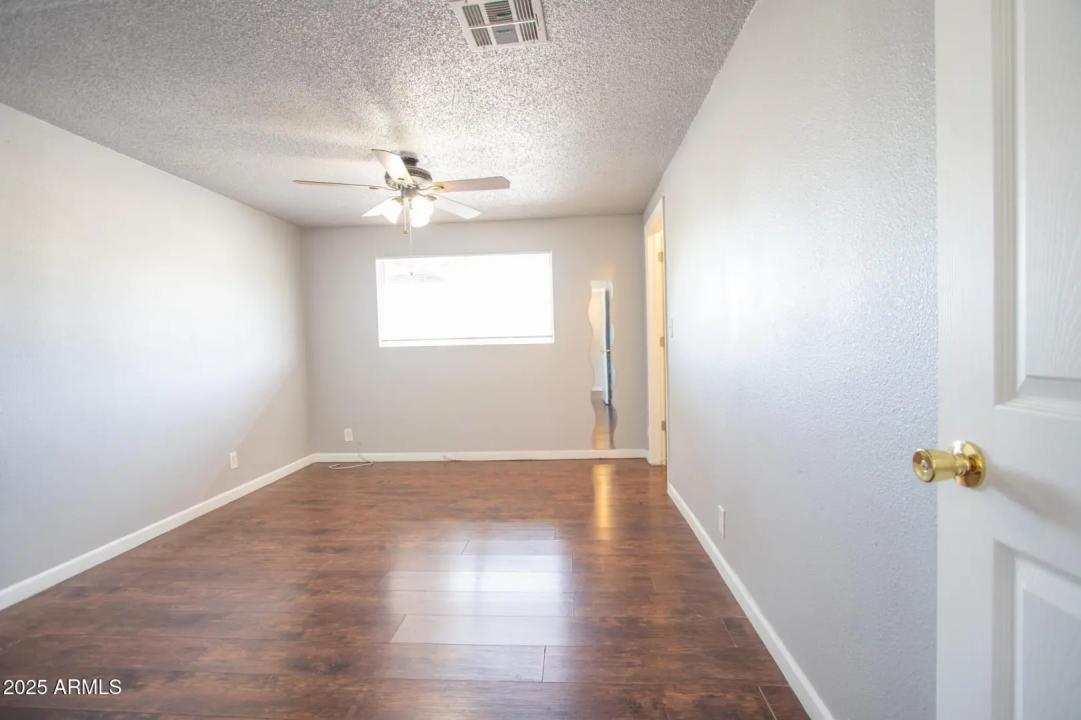 Real Estate Picture 50