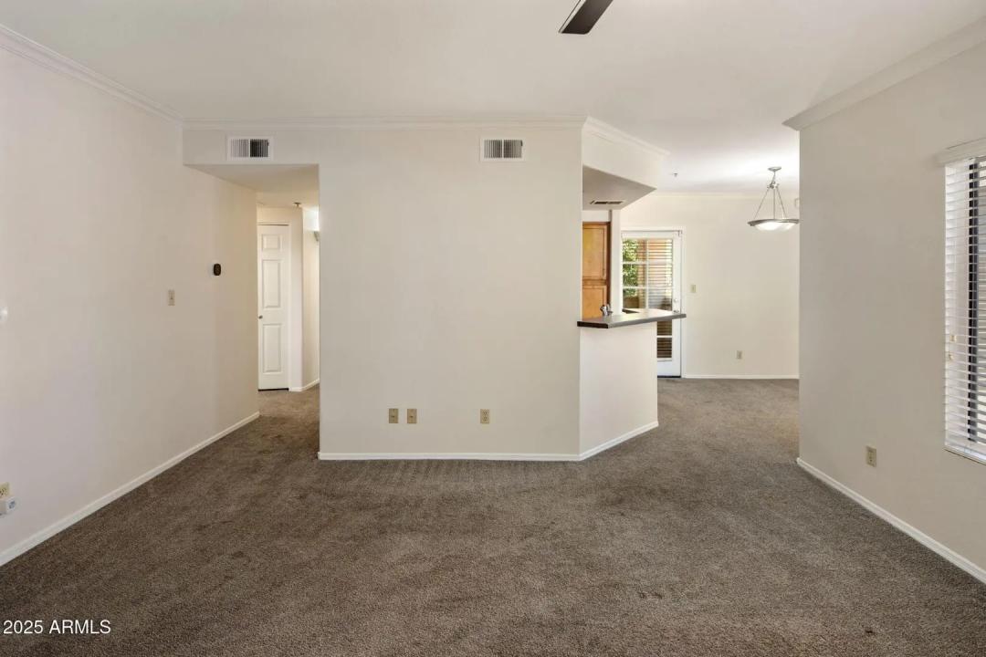 Real Estate Picture 7