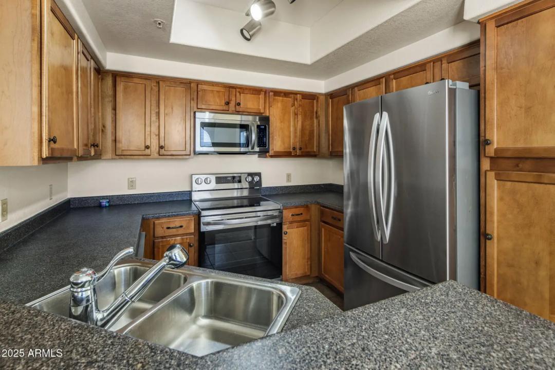 Real Estate Picture 4