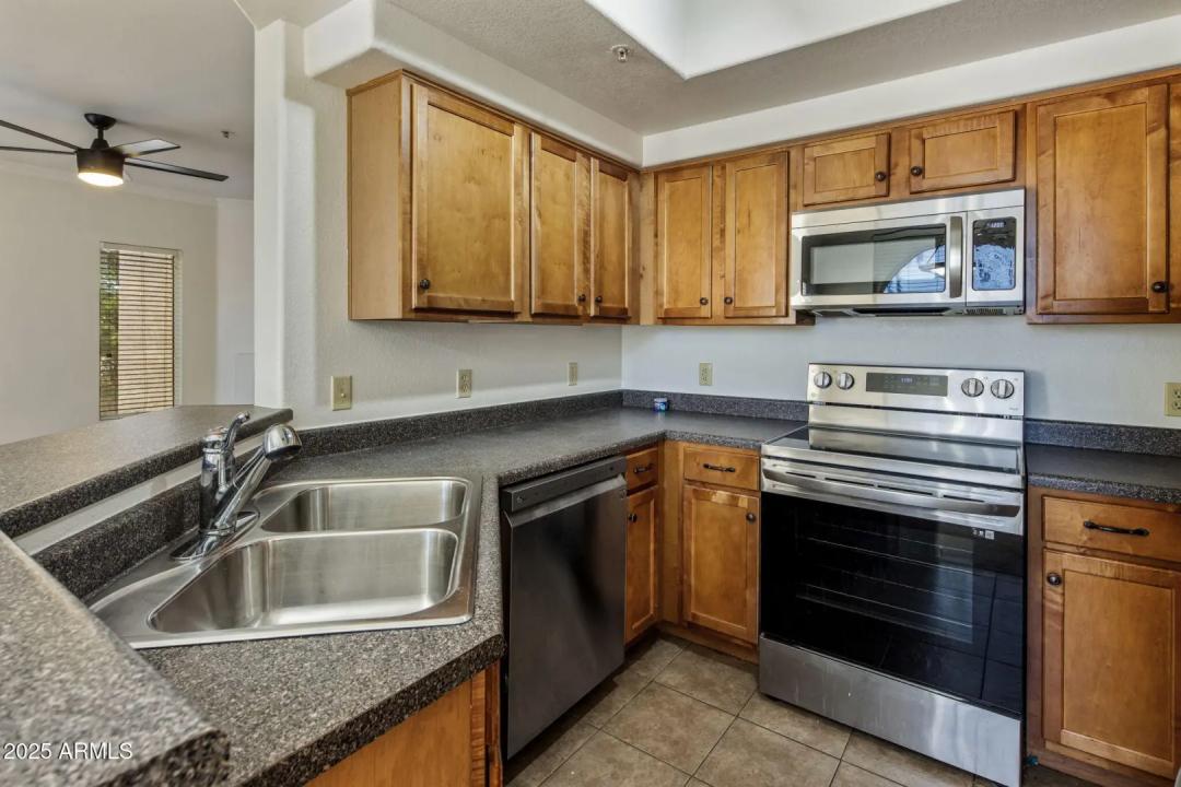 Real Estate Picture 3